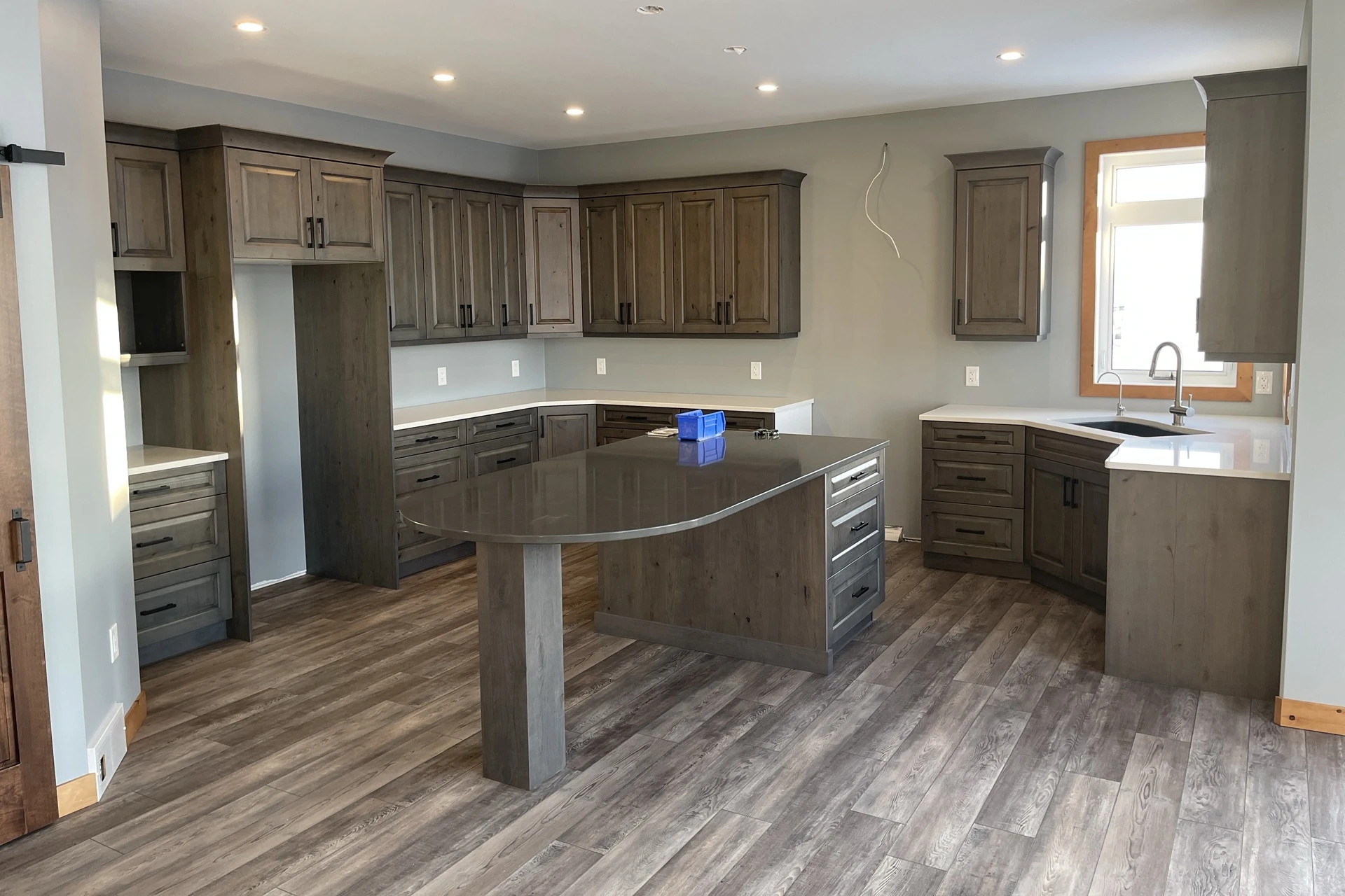 Kitchen design with darker cabinets